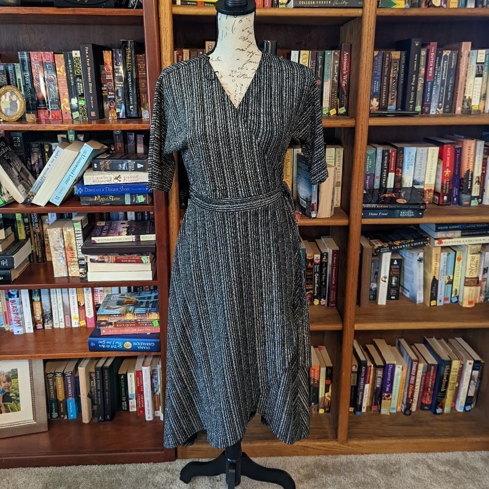 Spense black and silver short sleeve wrap dress sz s nwt